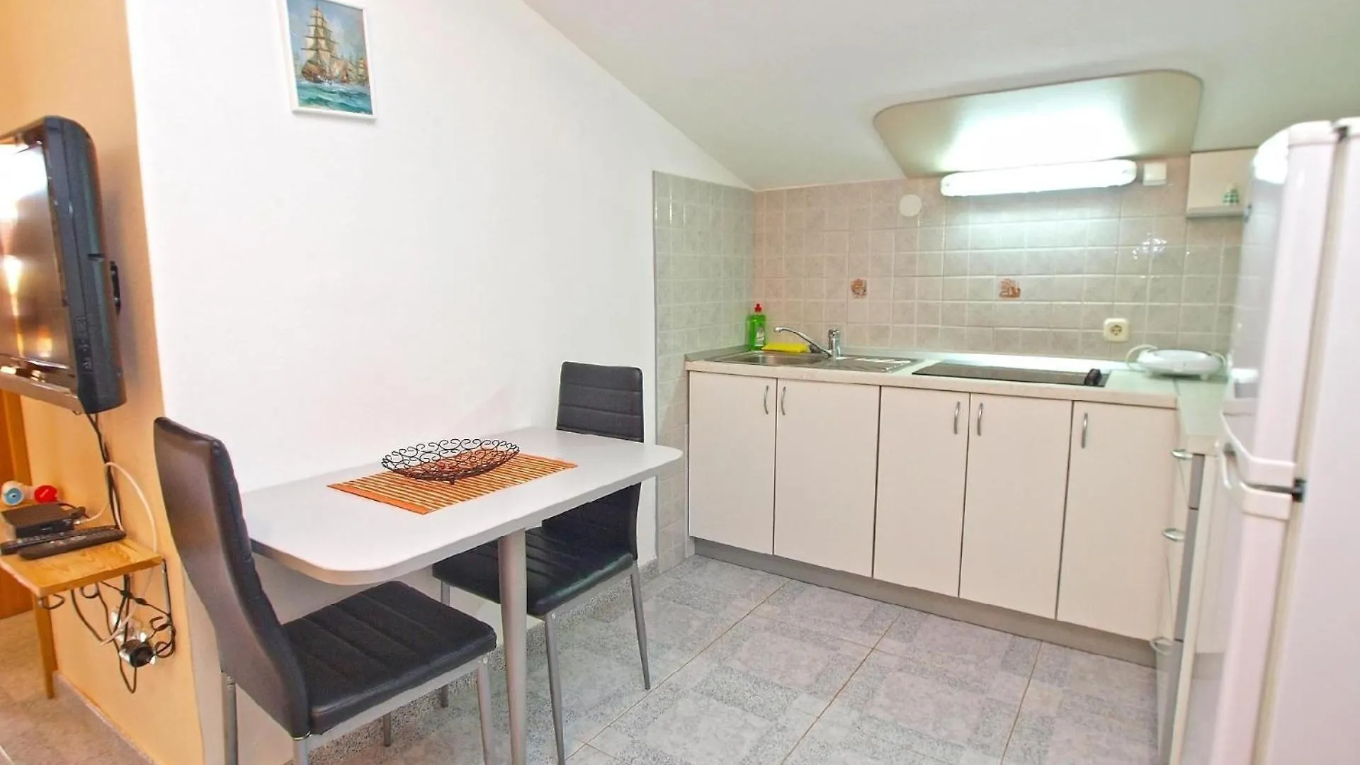 Ferienwohnung Fuer 4 Personen Ca 40 Qm In Fazana-Surida, Istrien Istrische Riviera Valbandon 0*,  Croatia